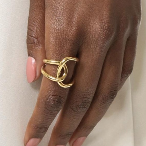 ⭐️Insta 18K gold plated geometric ring - Picture 2 of 7